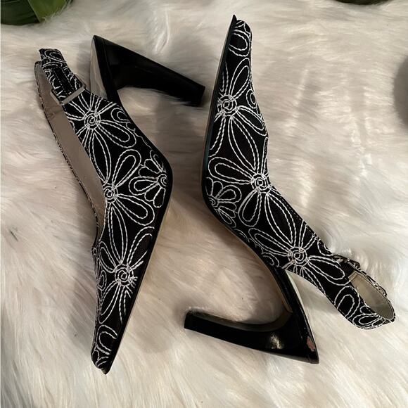 NEW Circa Joan & David Floral Embroidered Flowers Slingback Black White Heels S… - Picture 9 of 16